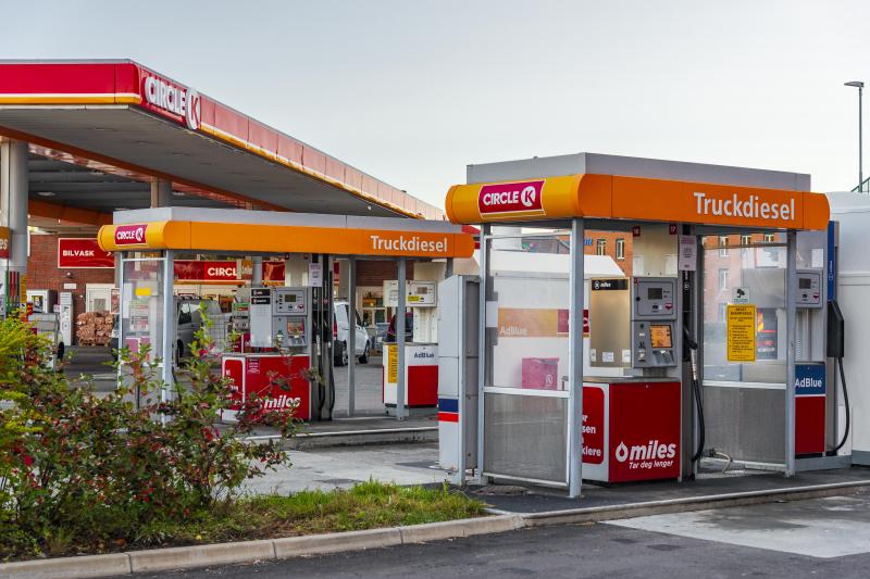 Drivstoffprisene økte med hele 26 % I 2021 – fra nyttår 2022 og frem til medio mars steg prisene ytterligere med om lag 30 %. For anleggsdiesel har prisene økt med 50 % (pr. mars 2022).