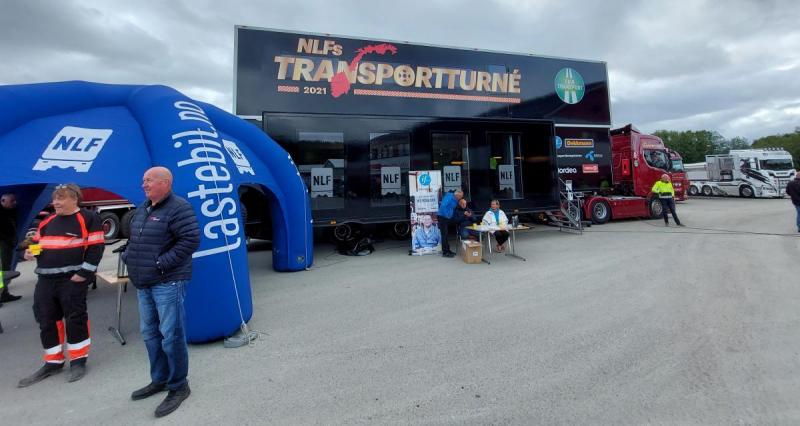 Denne uken kjører NLF-traileren sørover og ender opp i Alvdal mot slutten av uka. Her fra møtet i Alta 23. august. Foto: André Kjernsli