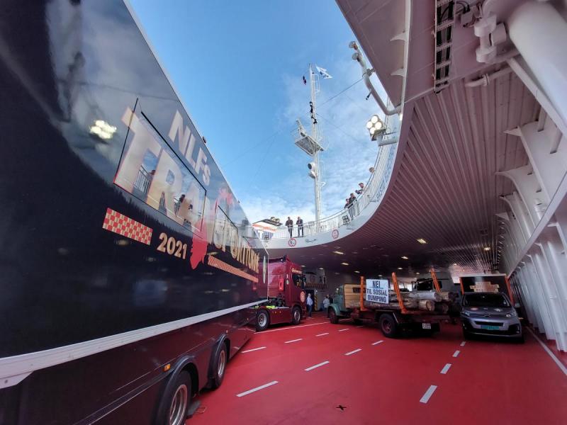 NLF-tralla sitt besøk på Bastø Fosen forrige lørdag gikk ikke upåaktet hen. Foto: André Kjernsli