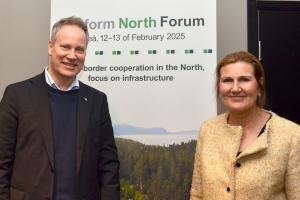 Samferdselsminister Jon-Ivar Nygård og vegdirektør Ingrid Dahl Hovland var begge sentrale da Platform North-samarbeidet offisielt startet i februar 2025