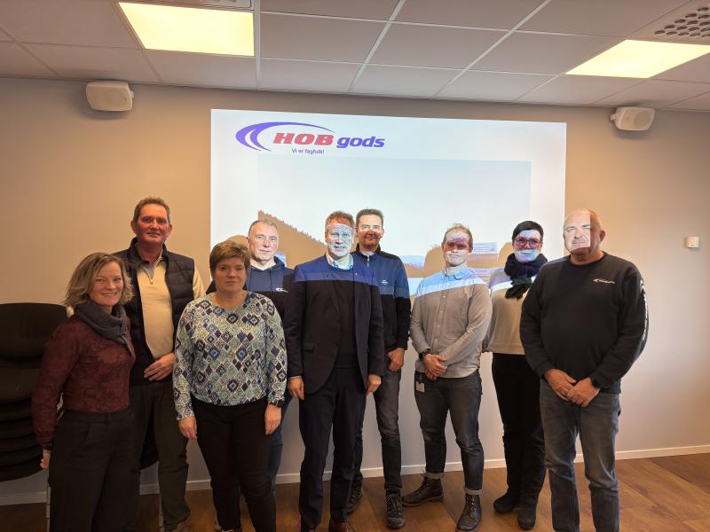 Møte med minsiteren hos HOB