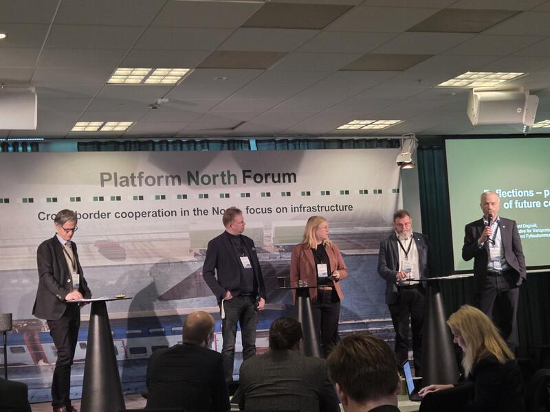 Fylkesråd for samferdsel i Nordland Rikard Dagsvik tok del i paneldebatten. 