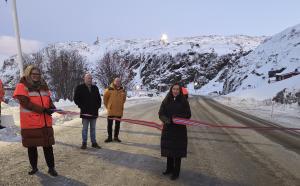 Fylkesleder i Finnmark bivåner snorklipping foretatt av fiskeriminister og tidligere ordfører i Hammerfest Marianne Sivertsen Næss . 