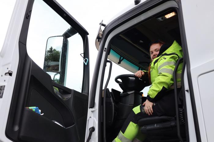 TRIVES: – Det å kjøre rundt på Vestlandet byr på verdens beste kontorlandskap, mener Mari Bakketun