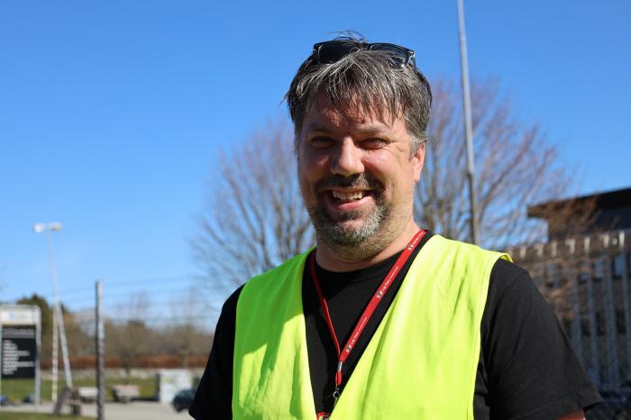 GÅR I FRONT: – Jeg blir neppe rik på denne bilen, men det er viktig at noen våger å satse, sier Vegard Solheim.