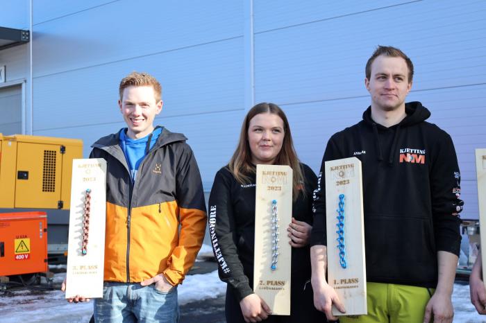FORNØYDE VINNERE: I lærlingklassen vant Andreas Støfring (til høyre). På andreplass kom Mathilde Flaten Husetuft og på på tredjeplass kom Bjarne Vangberg. Foto: Elisabeth Nodland