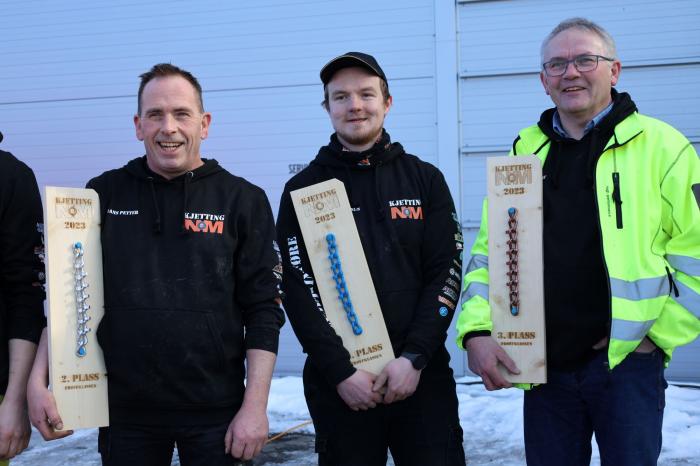 PROFFE: Vinner av proffklassen ble Andreas Warberg-Mikkelborg (midten), etterfulgt av Hans Petter Nilsen (til venstre)på andreplass og Odd Leif Nyseth på tredjeplass. 